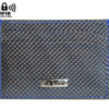 tarjetero-hombre-fibra-de-carbono-piel-bloqueo-robo-rfid Tarjetero de fibra de carbono y piel para hombre de color azul con sistema de protección anti RFID incorporado y capacidad para 4 tarjetas.